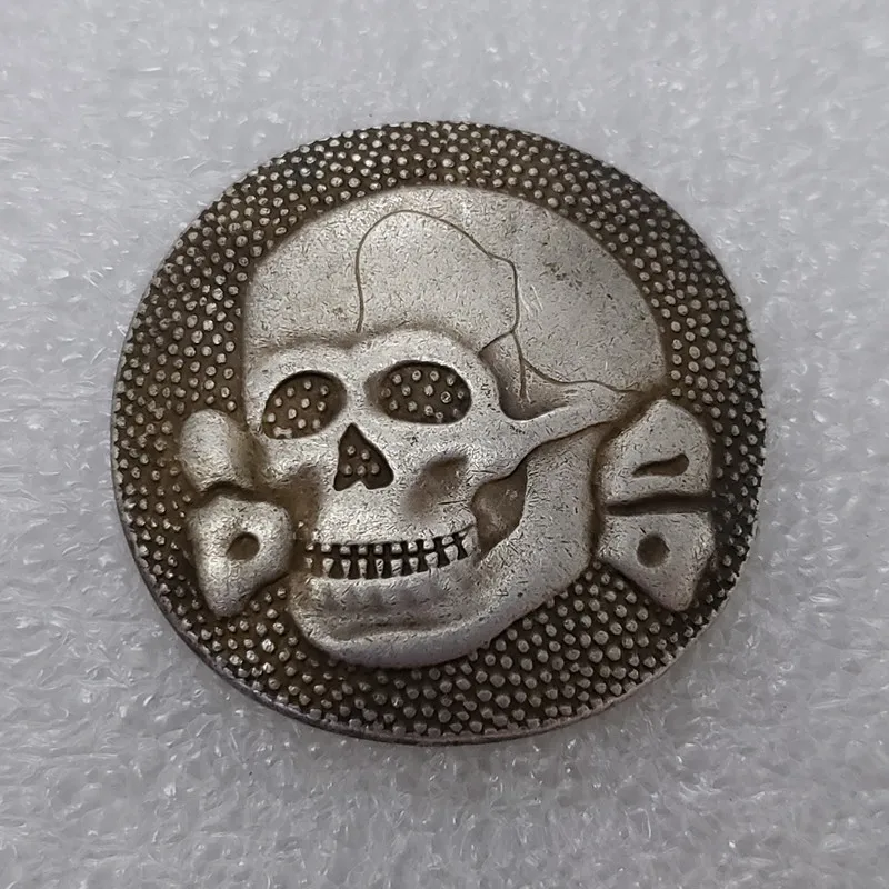 

Antique handicraft skeleton button medal antique collection