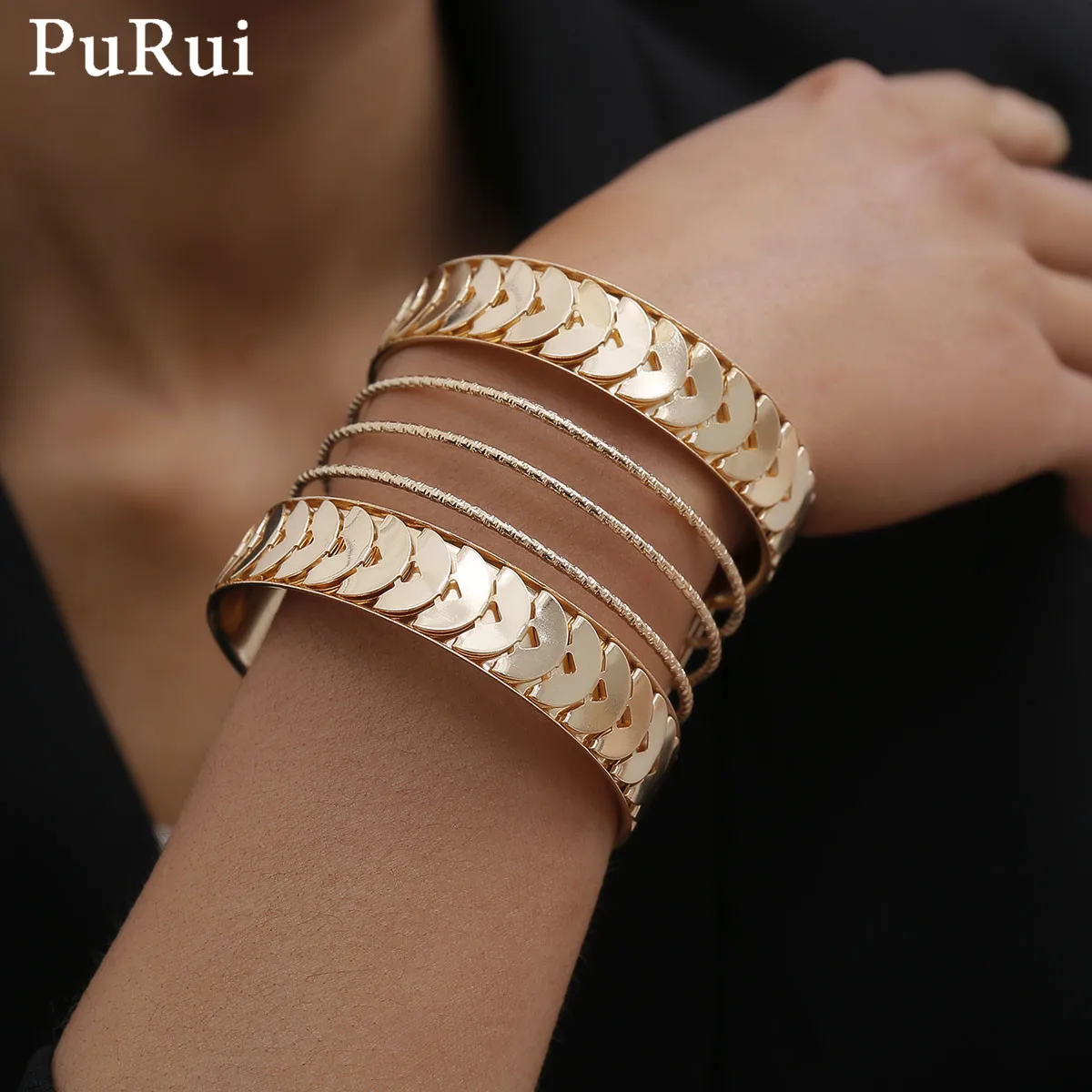 

Purui Hollow Wide Cuff Bracelet Bangles for Women Men Gypsy Gold Color Open Adjustable Classic Women's Bangles Fashion Jewelry