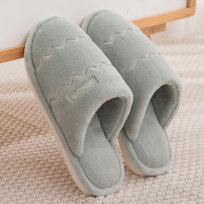 green Women Winter Home Slippers Solid Non-slip Warm Indoors Bedroom Floor Shoes Plush Slippers Couple Faux Fur Slides Flip Flops - Цвет: green