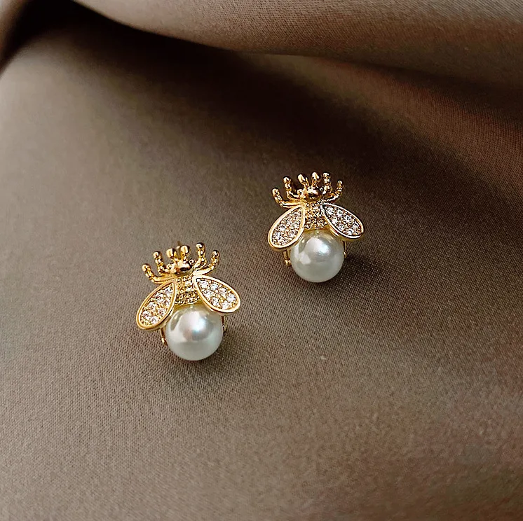 

Fashion Cute Little Bee Rhinestone Pearl Stud Earrings for Women Exquisite Animal Jewelry Girls Accessories Gift Clous D'oreille