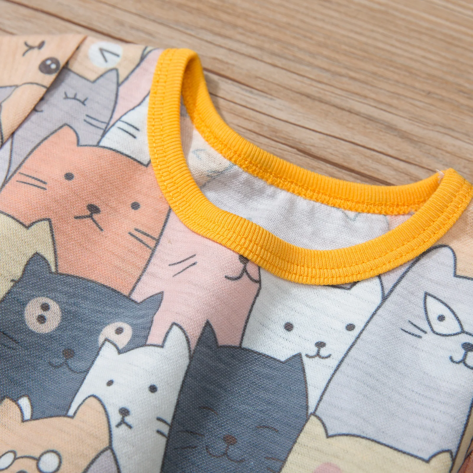 

2 Pcs Summer Baby Clothes,Infant Cartoon Print Short Sleeve Round Neck T-shirt + Solid Color Denim Shorts with Pockets