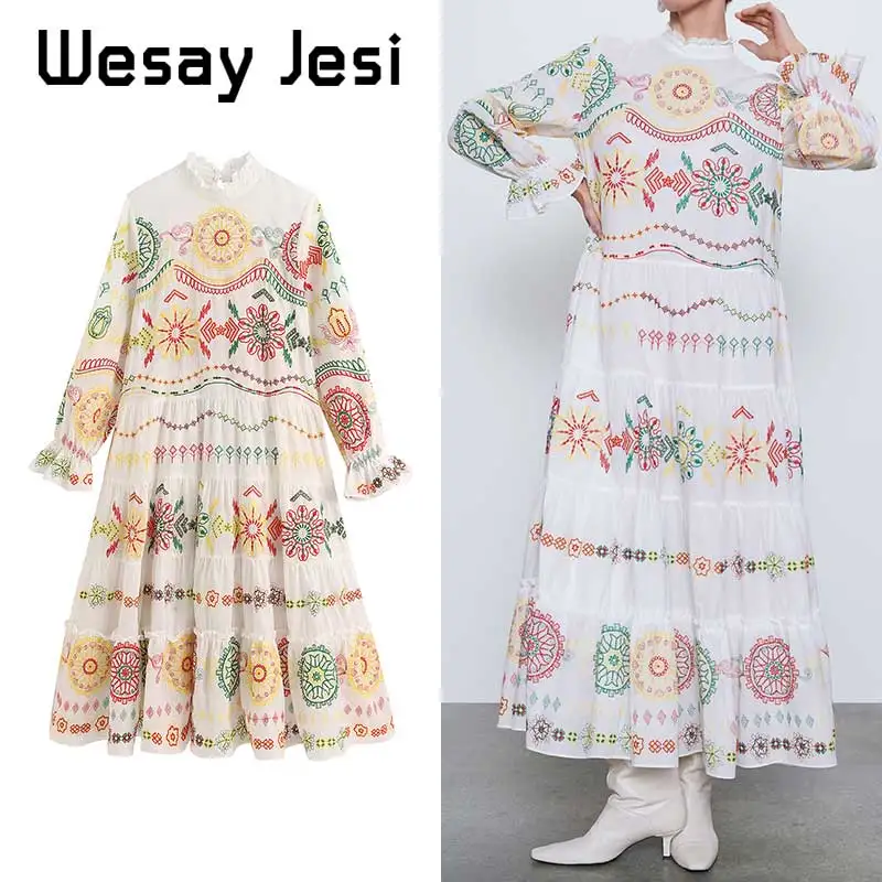 Летнее женское платье богемное винтажное длинное с цветочной вышивкой вечерние