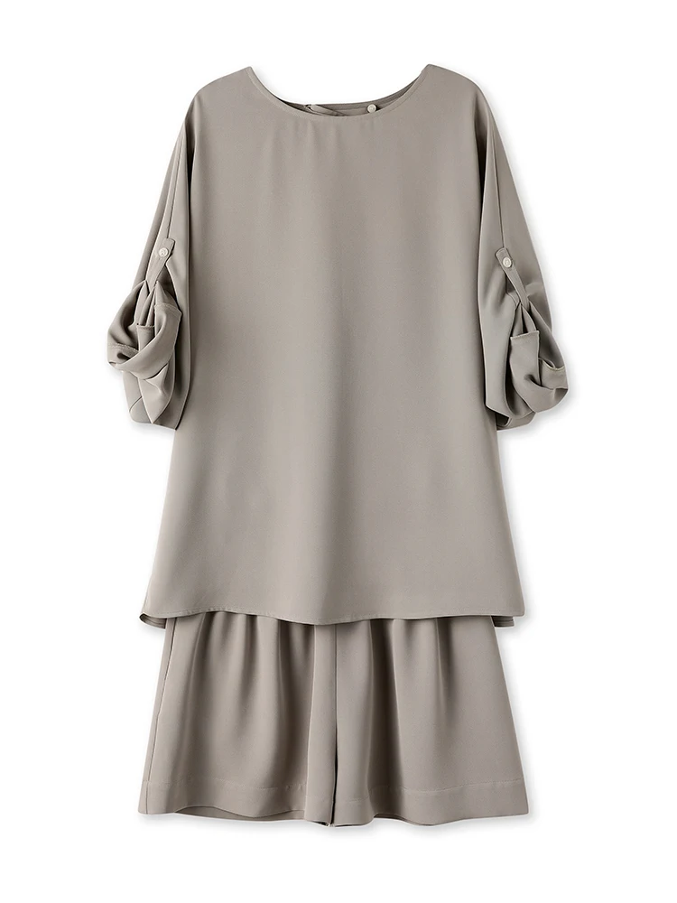 

SHENGPALAE Minimalist Solid Color Ronud Neck Loose Long Sleeve T-shirt And High Elastic Waist Shorts Twp Piece Set For Women