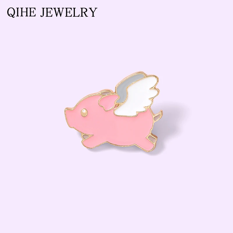 

Pink Flying Pig Enamel Pin Fun Animal Kawaii Flair Little Piggy Badge Clothes Lapel Pin Wholesale Jewelry Gift For Friends Kids