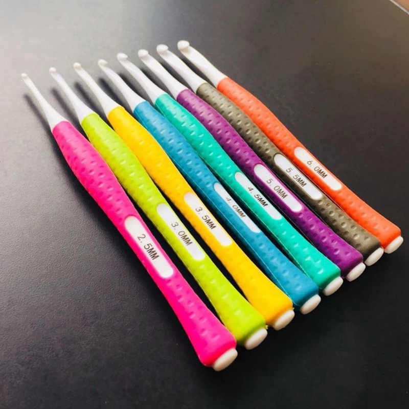 517E 8 Pieces Crochet Hooks Set Plastic Head Candy Color Soft Anti-Slip Handle Knitting Needle Yarn Shawl Sweater Weaving Sewing |