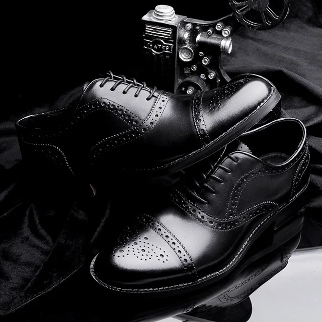 

2021 Summer Brand British Style Brougue men shoes luxury Genuine Leather wedding shoes for men Lace-Up male formal shoes