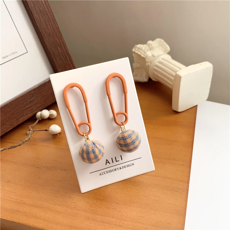 

YANGLIUJIA Cloth Ball Pin Earring Retro Fashion And Personality Orange Earrings Women Jewelry Gift Party Accessories