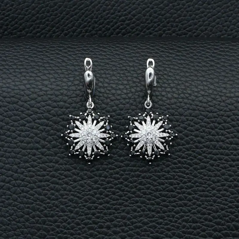 Набор женских ювелирных изделий из серебра 925 пробы с черными камнями и белыми