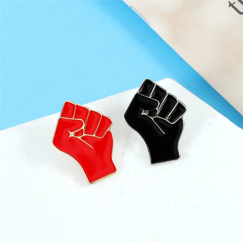 Эмалированные булавки с приподнятым кулаком солидарности черная красная