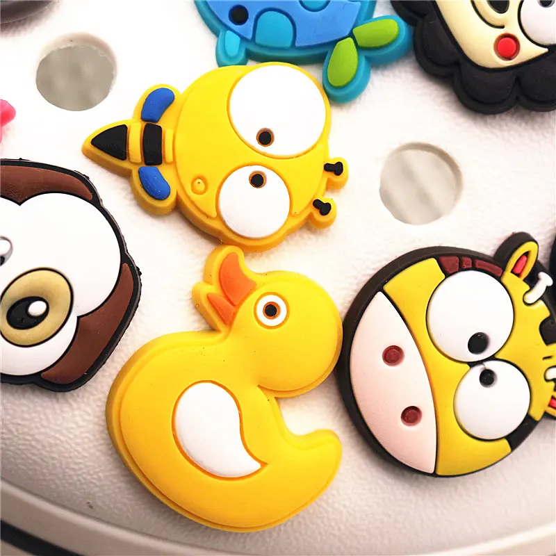 Single Sale 1pcs Cute Duck/ladybug/monkey/bee/giraffe PVC Shoe Charms Decoration Shoe Accessories for croc jibz Kids Party X-mas