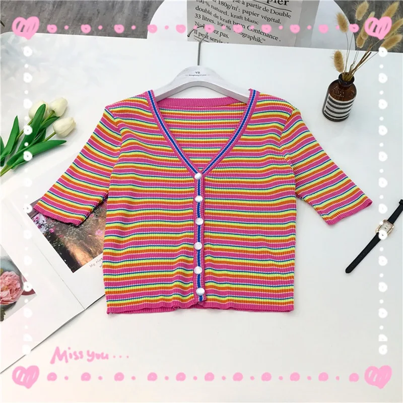 Женская трикотажная футболка в разноцветную полоску облегающий Короткий