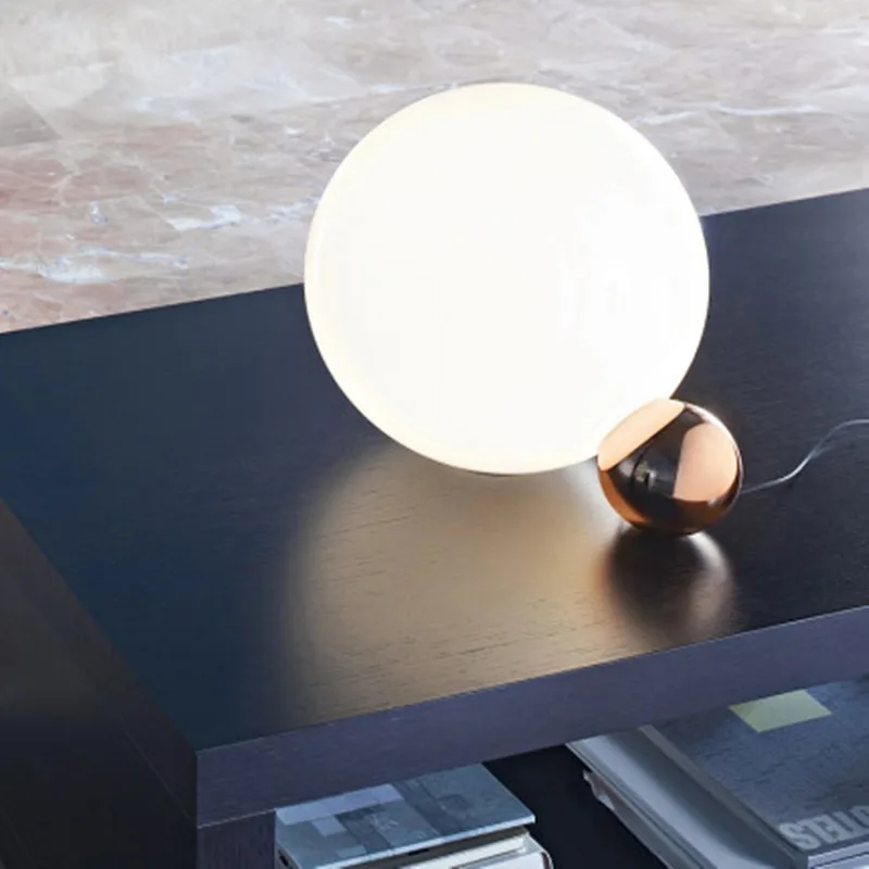 

Nordic Creative LED Glass Ball Table Lights Lighting Novel Indoor Decor Living Room Lamp Bedroom Bedside Study Light Fixtures