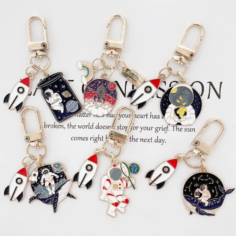

New Creative Astronaut Fashion Key Chain Car Bag Personalized Key Chain Popular Cute Small Fresh Gift Cute Keychain