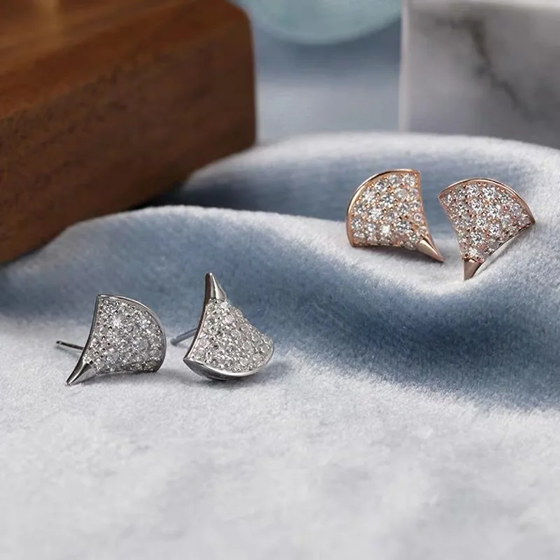 

925 Sterling Silver Female Cute Little Earrings Light White Zircon Elegant Trend Party Earring for Woman Sweet Jewelry Earrings