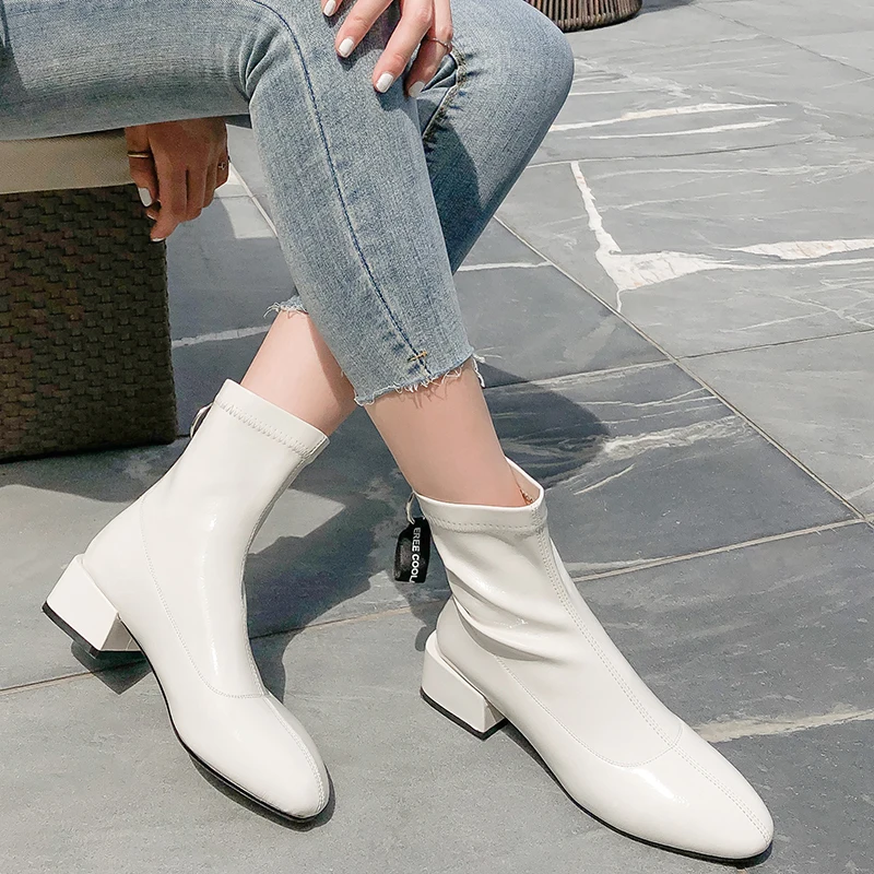 Модные женские ботинки на молнии черного и белого цвета ботильоны из мягкой