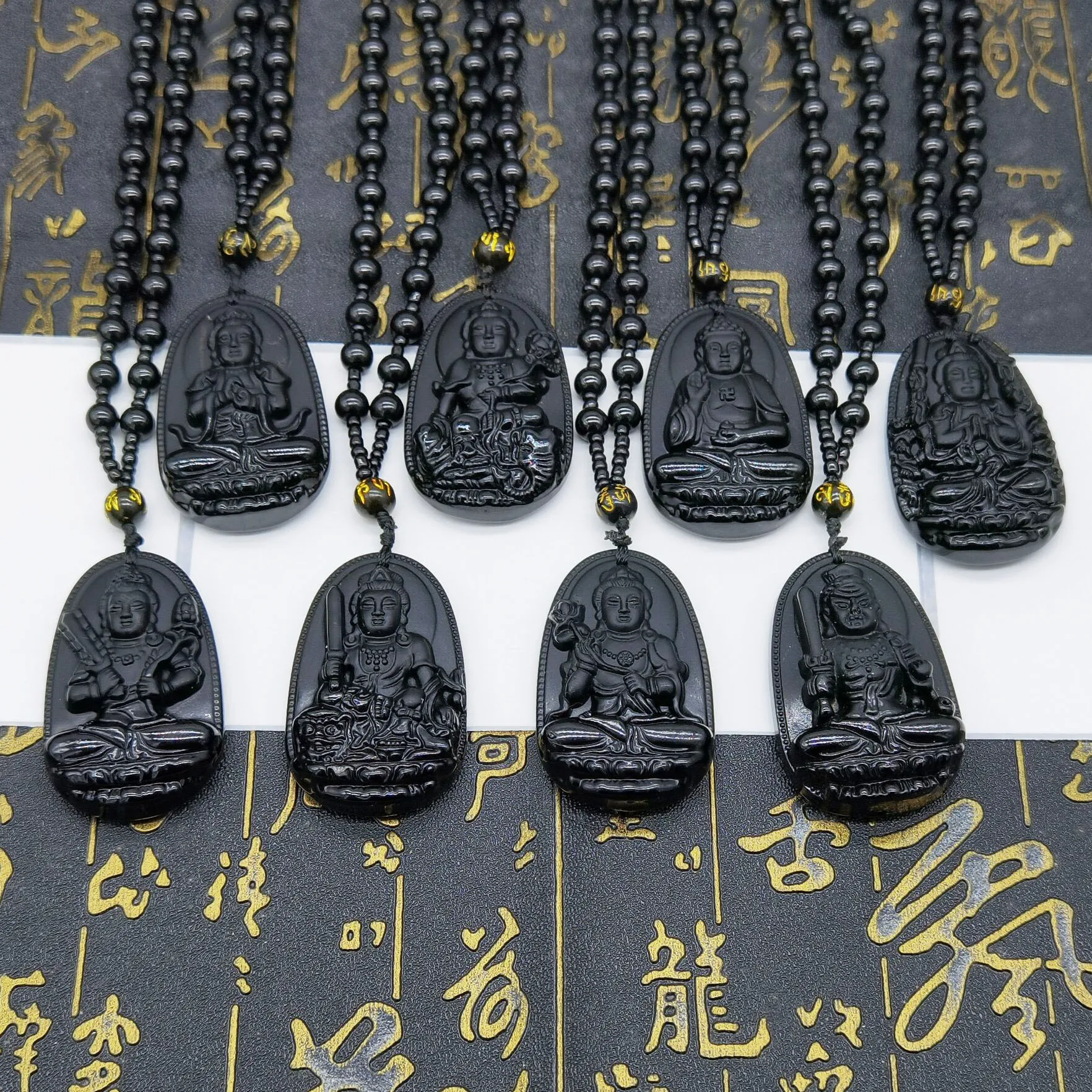 Счастливый амулет дзен канал. Подвеска Будда. Буддийские кулоны обереги из серебра.
