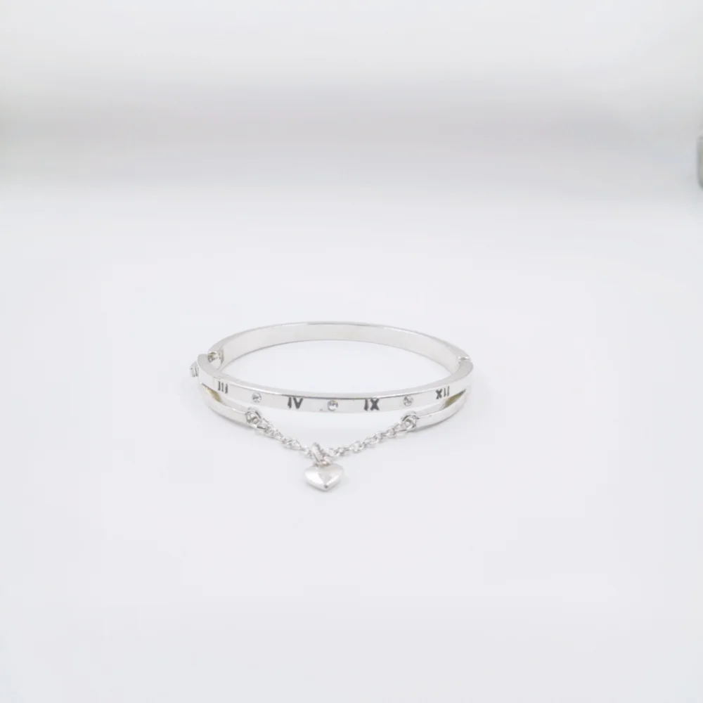 

European and American fashion new simple love Roman numerals ladies alloy party party holiday gift peach heart tassel bracelet