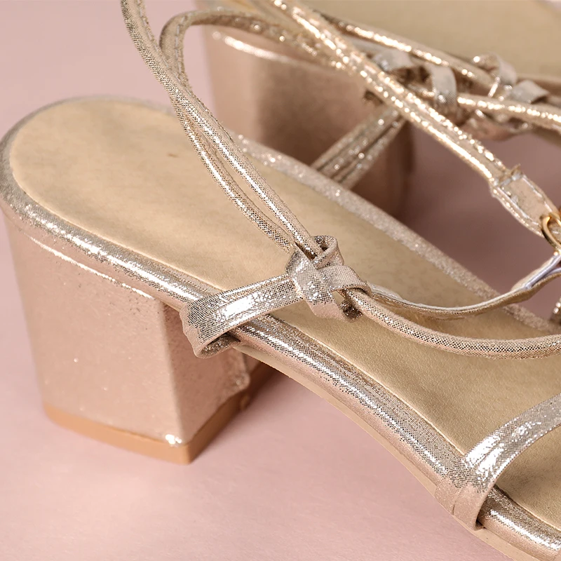 

Elegant 2021 Sandales Women Casual Shoes Slippers Sandales Summer Retro plates Chic Beach Bandage Sandales talons mi-hauteur