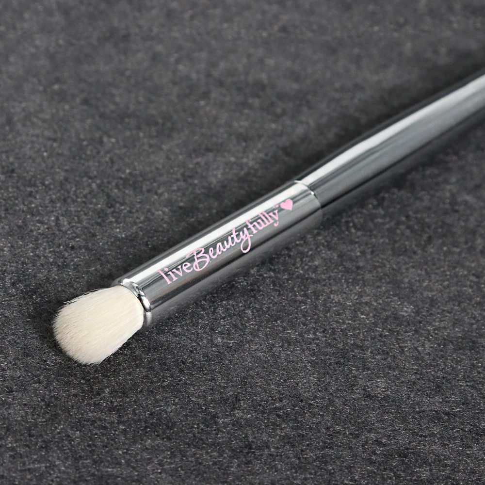 Rounded Eye Color Blending Brush It Cosmetic Silver Chromed Synthetic Eyeshadow Blender Make up | Красота и здоровье