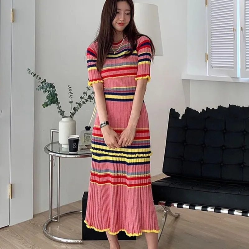 

В Корейском стиле летняя одежда Модный комплект из двух предметов хит Цвет полосатые трикотажные костюмы с коротким рукавом и О-образным вы...