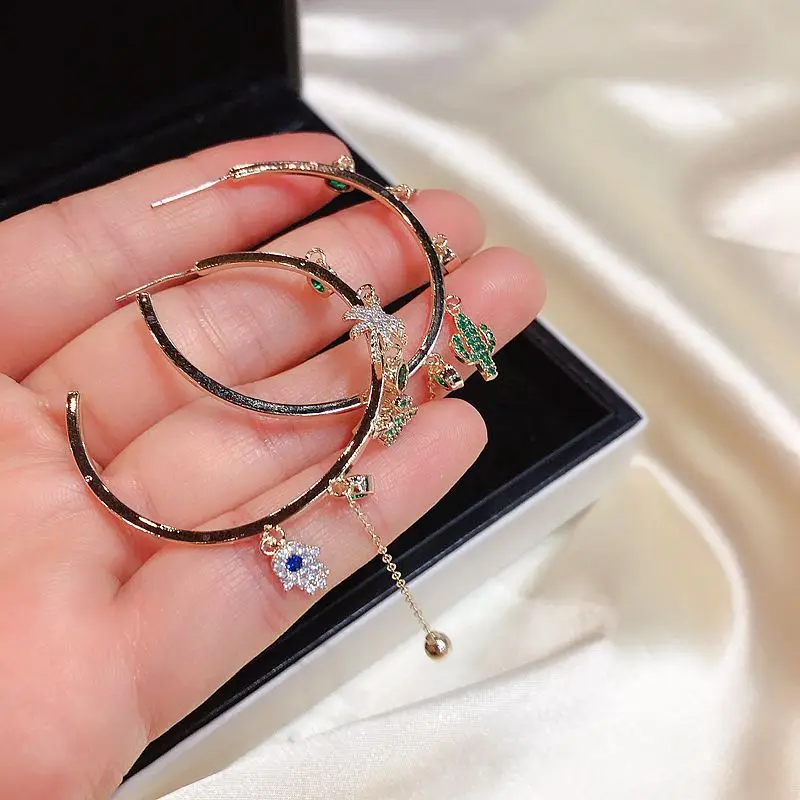 Модные летние сережки гвоздики большие круглые с зеленым КАКТУСОМ и кокосовой