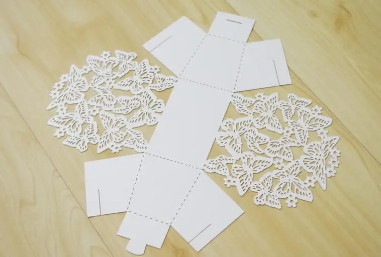 Подарочная бумажная коробка в виде бабочки креативная для свадебных конфет с