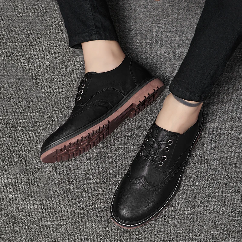 

Men Bullock Carved Pointed Casual Shoes Size 38-47 Business Luxury OXford Shoes Men's Breathable Leather Shoes Korean Shoes *