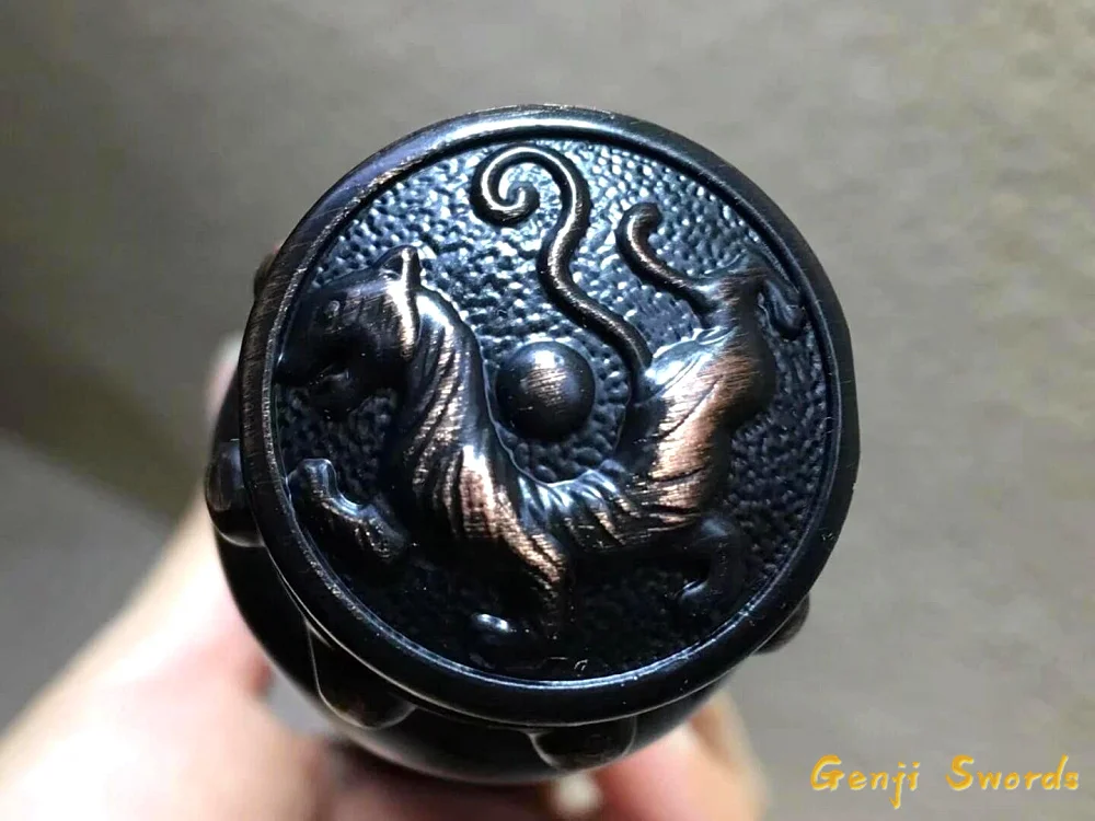 

Hand creative Lion Sword,High Manganese Steel Blue Blade,Black Scabbard,Alloy Fitting,Length 29 inch