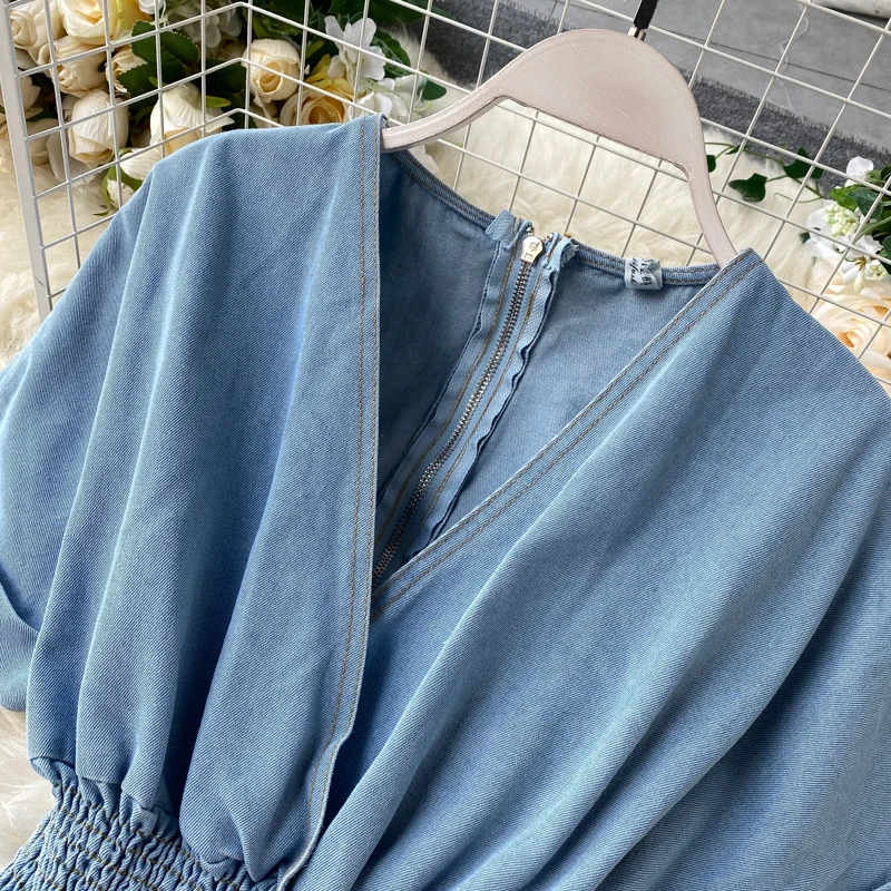 Женские джинсовые комбинезоны с глубоким v образным вырезом эластичные коротким