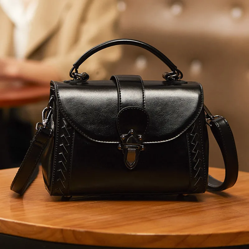 Женская мини-сумка через плечо из натуральной кожи |