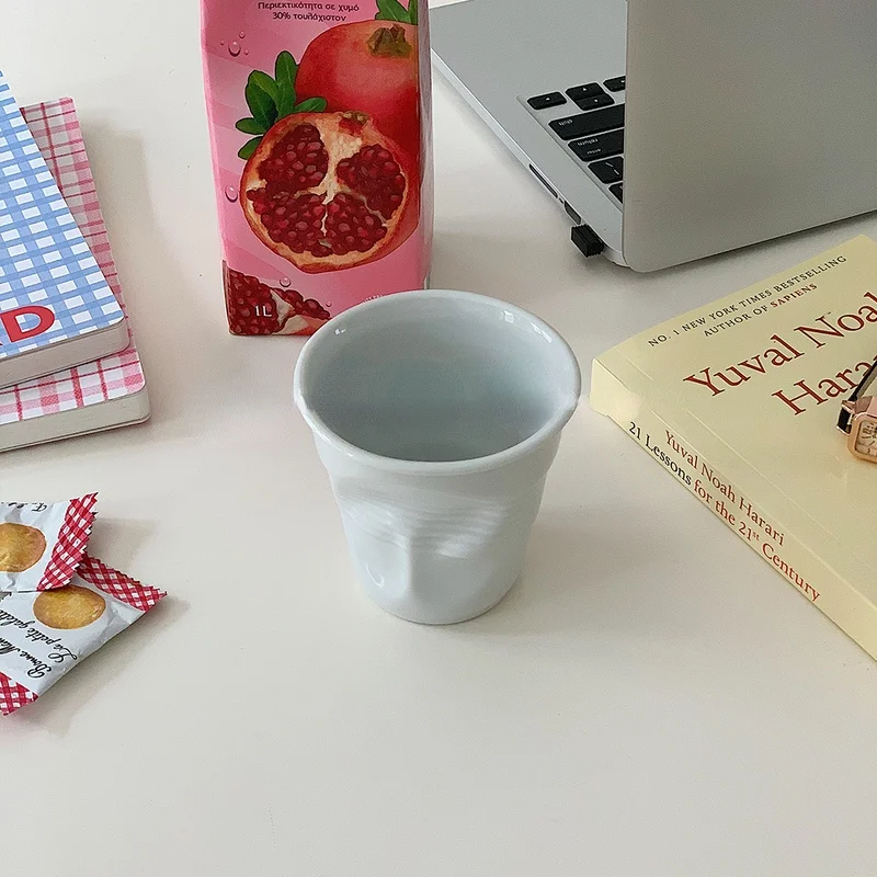 LadyCC French Irregular Creative Hand Holding White Ceramic Coffee Cup Minority Personality Mug | Дом и сад