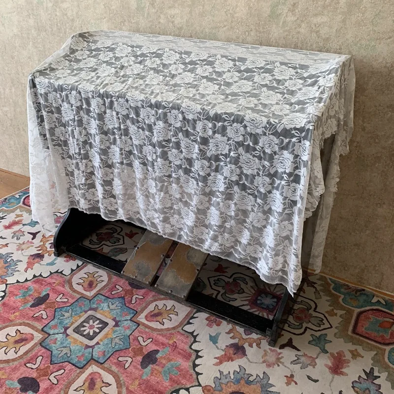 Белая винтажная кружевная скатерть Французская романтическая с розами