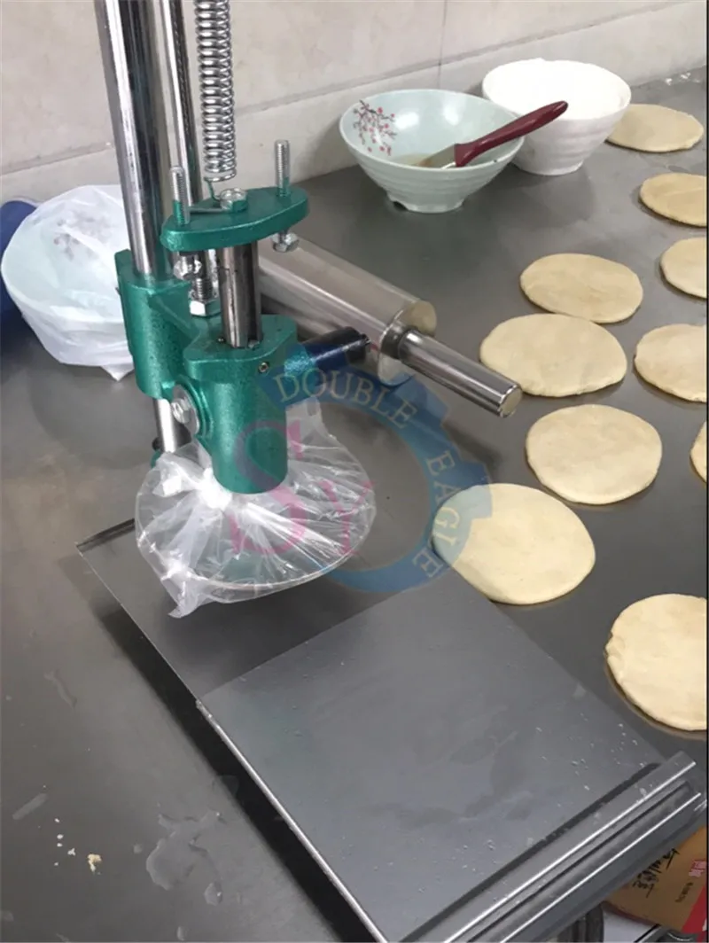 

Wholesale price commercial 20cm manual big diameter pizza forming machine/small hand pizze dough press machine