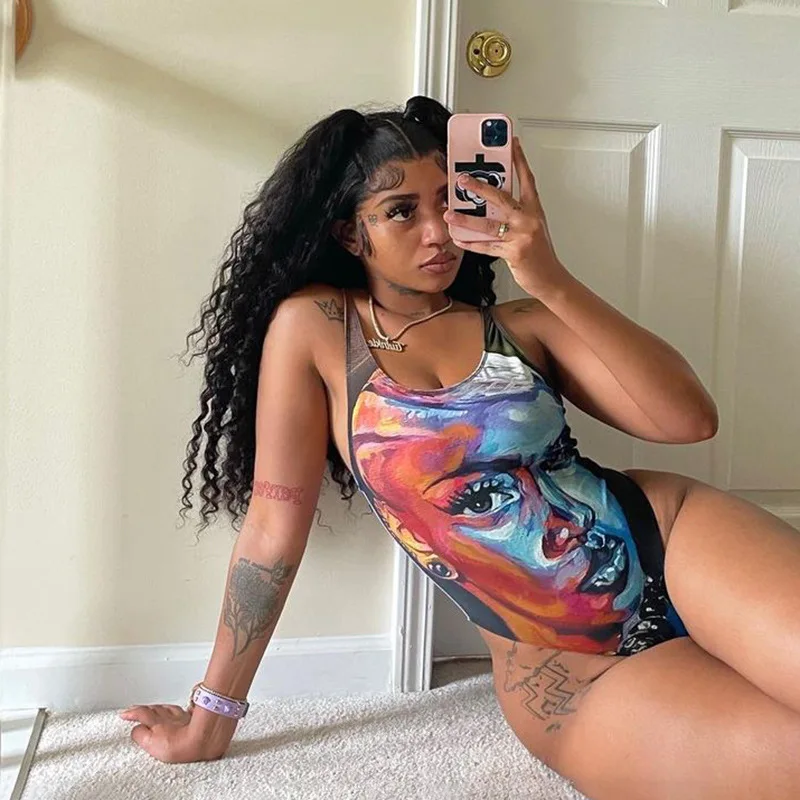 YUZHEXI боди с глубоким вырезом и открытой спиной мультяшным принтом голубое