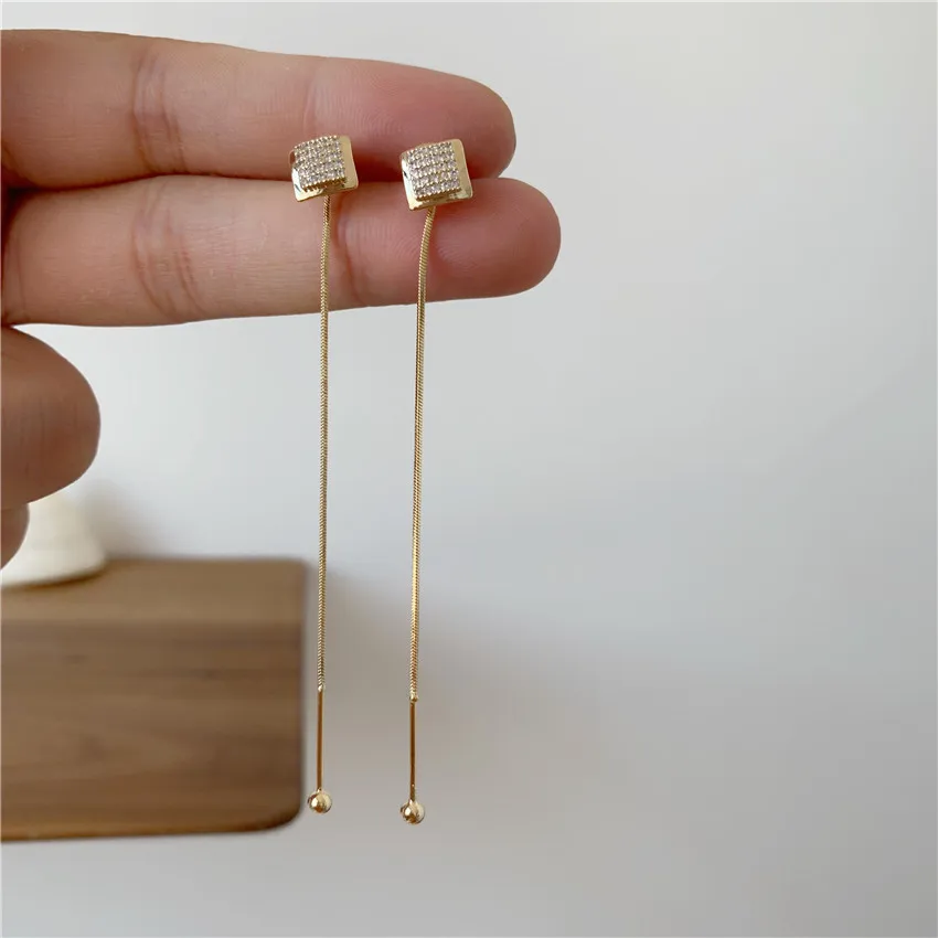 Длинные серьги с кисточками двухкомпонентные гвоздики милым золотым сердцем