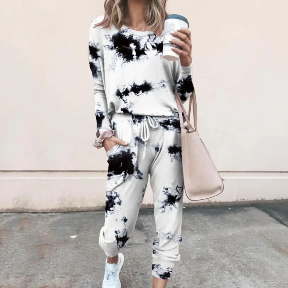 

Женский теплый пуловер и брюки с длинным рукавом