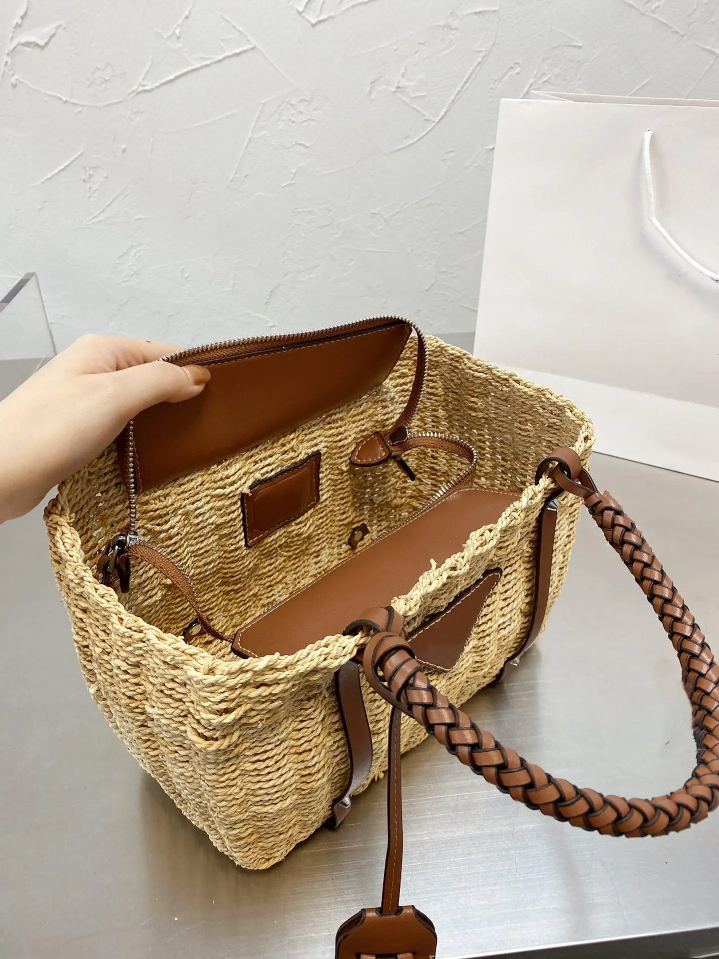

Men's and women's handmade straw woven bag classic vegetable basket bag large capacity handbag