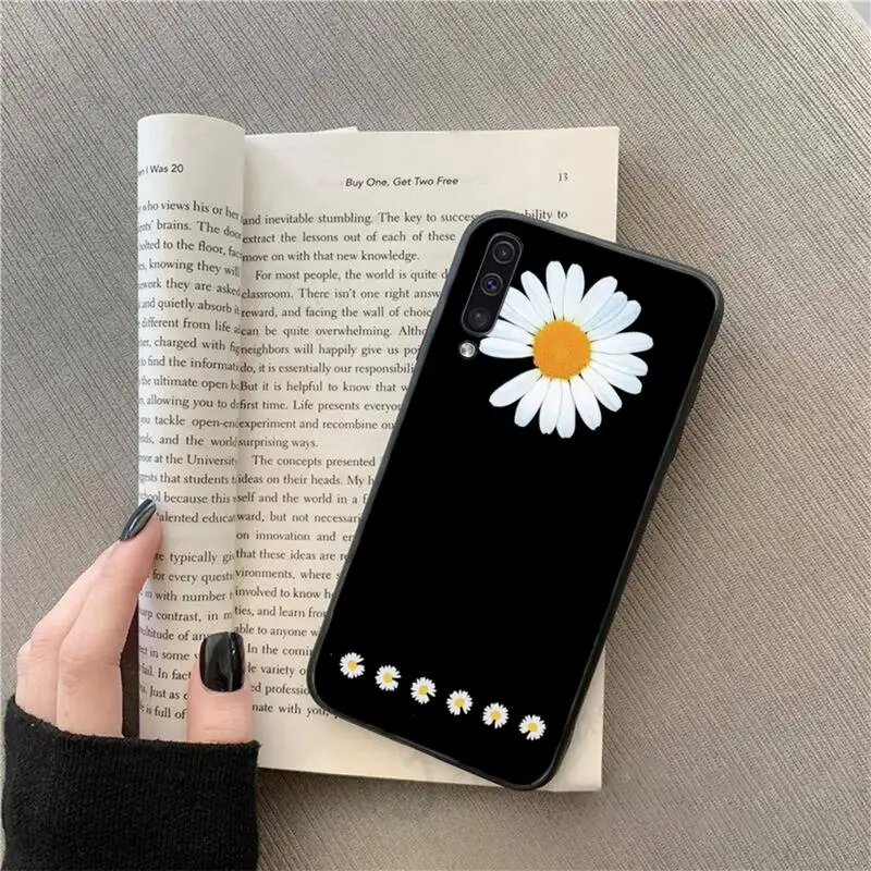 

Black White Flower Daisy Phone Case For Samsung galaxy S 9 10 20 A 10 21 30 31 40 50 51 71 s note 20 j 4 2018 plus