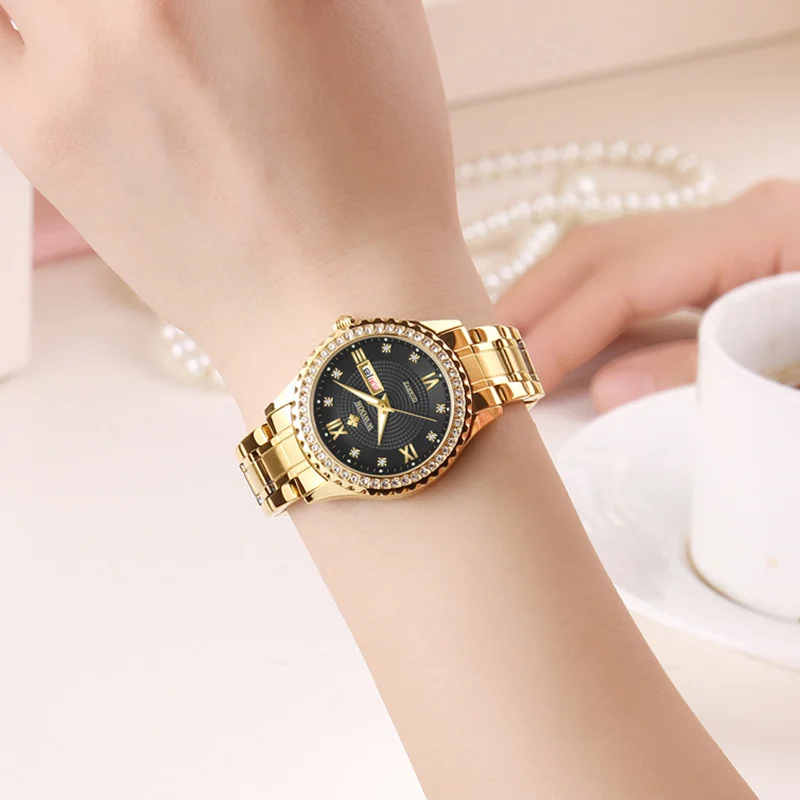 WWOOR Luxury Gold Couple Pair Watch Top Brand Quartz Waterproof Wrist Watch Stylish Diamond Men Women Clock Gift Relogios Casais