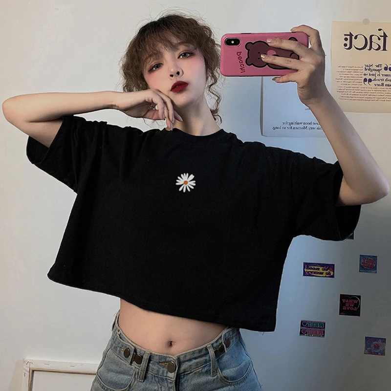 

Fashion Woman T shirt 2020 Summer Clothes Korean Ulzzang Harajuku Little Daisy Printed Short Crop Tops Female Black Shirts Top