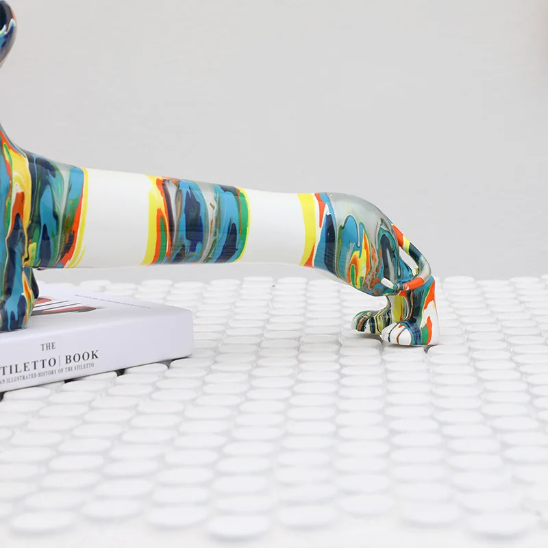 

Art Color Cartoon Dachshund Dog Resin Crafts Animal Modern Creative Home Bedroom Decoration Living Room Gift Home Accessories