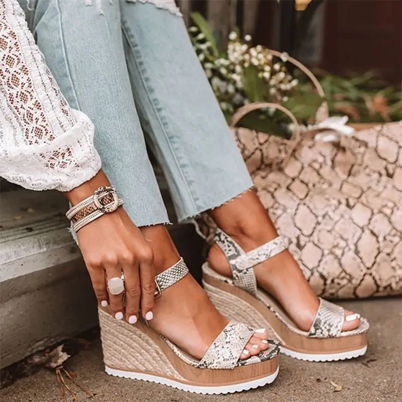 

New Women Sandals Fashion Height Increasing Shoes Woman Summer Platform Shoes Wedges Light Beach Shoes Ladies Gladiator Sandals