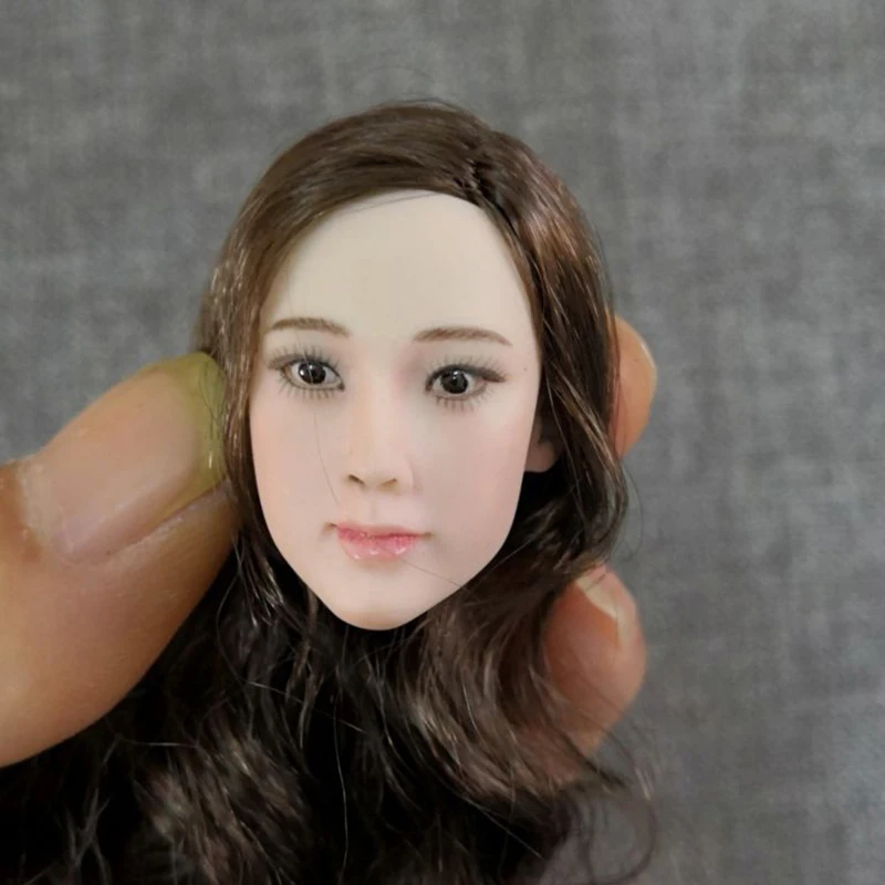 

Скульптура головы красивой девушки в масштабе 1/6 с резьбой по голове длинных волос подходит для 12-дюймовой женской фигуры бледное тело