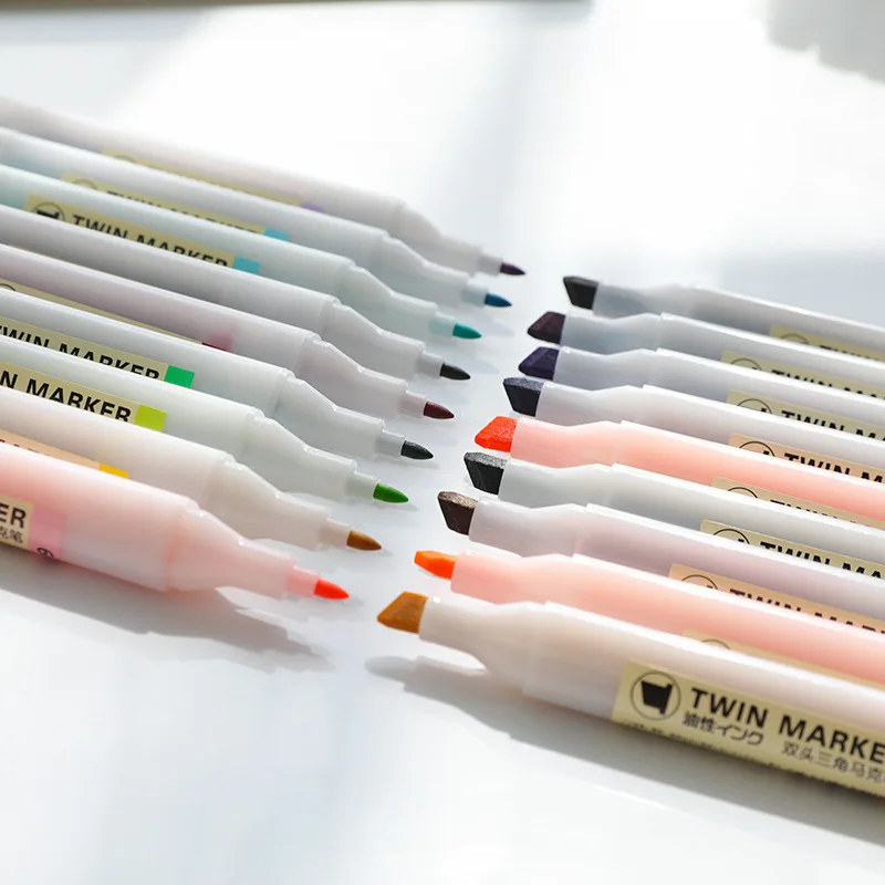 24 Цвет коробки упакованы зубная щетка с двумя головками и Треугольники жирности