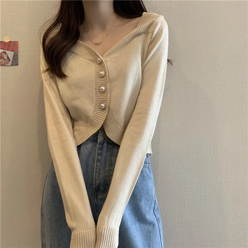 Женский трикотажный кардиган с V-образным вырезом и длинным рукавом
