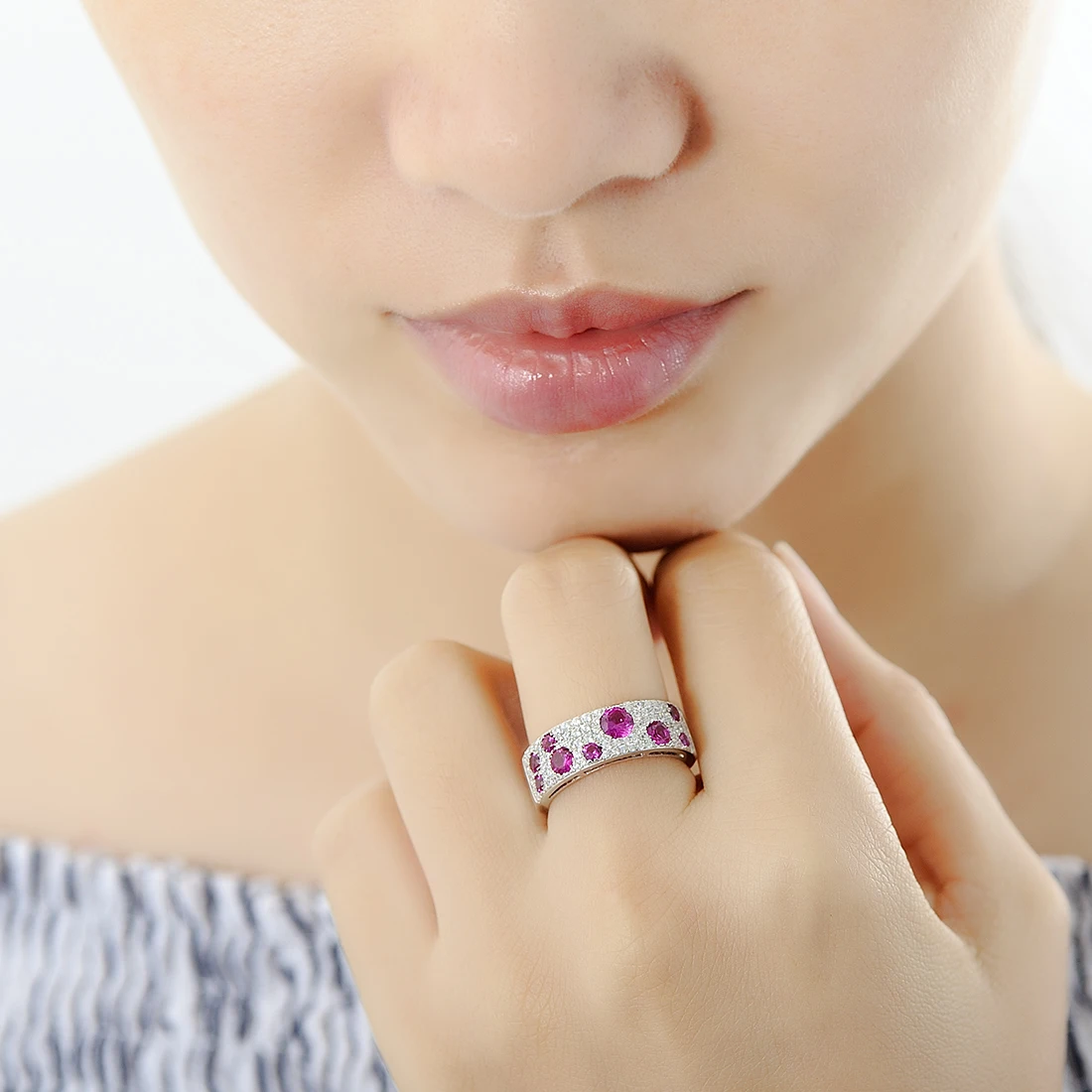 Женское серебряное кольцо SANTUZZA со сверкающим покрытием из рубина и зеленого