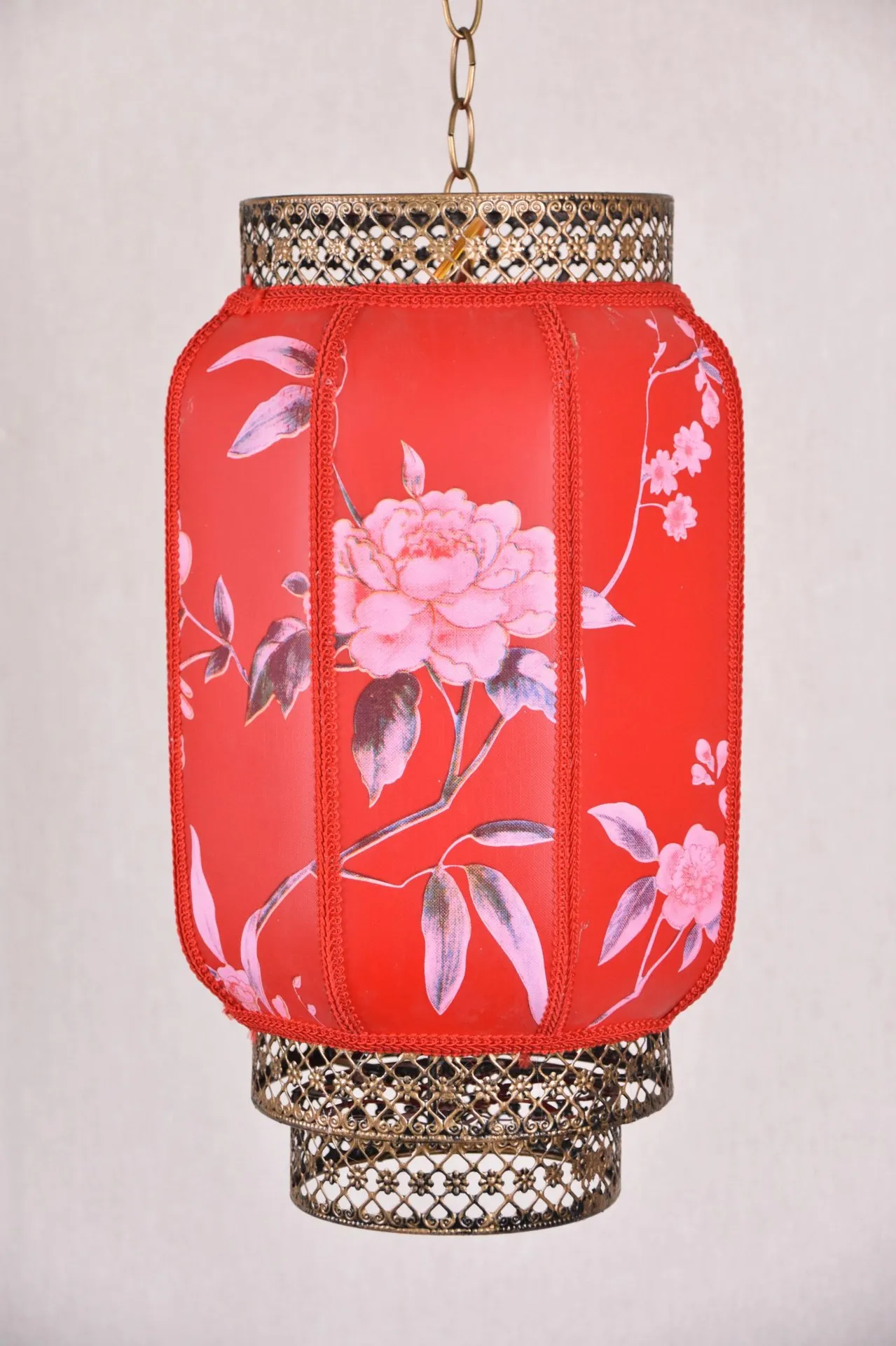 

Big Red Lantern Palace Outdoor Waterproof Antique Sheepskin New Year Spring Festival Chinese Iron Advertisement Lantern Decor