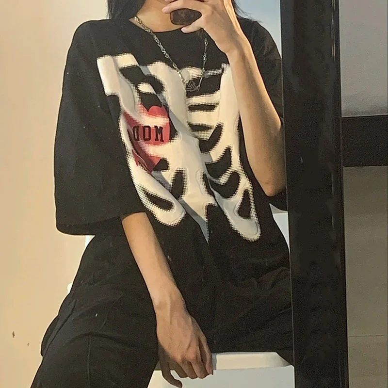 

Oversized t-shirt female goth Top y2k Harajuku tops retro print skull bone Loose t-shirts with short sleeve anime graphic Shirt