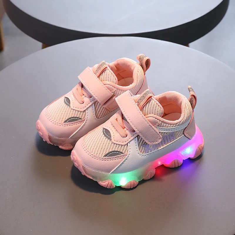 Детские светящиеся кроссовки обувь с мягкой подошвой для начинающих ходить