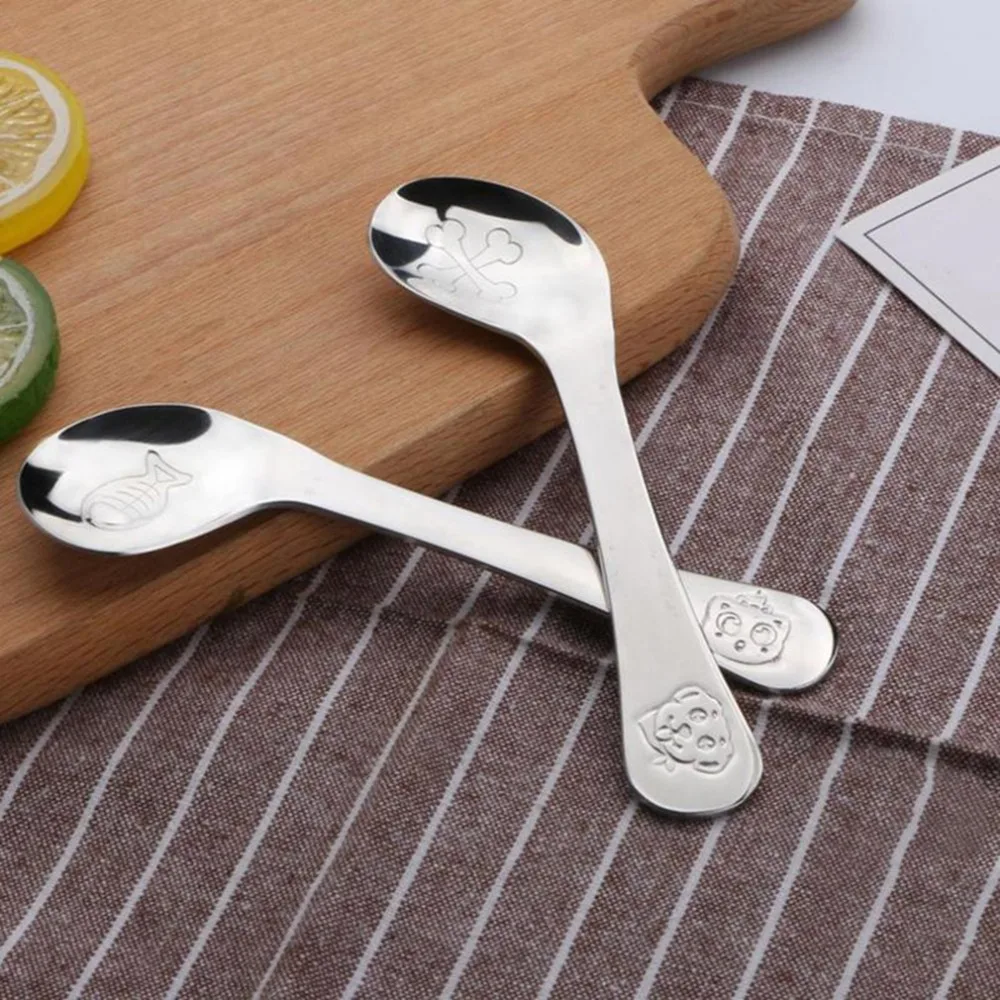 Cuchara de alimentaci&oacute;n para ni&ntilde;os, nuevo estilo, cuchara segura para beb&eacute;, cuchara curva de acero inoxidable, vajilla de pr&aacute;ctica para beb&eacute;-1
